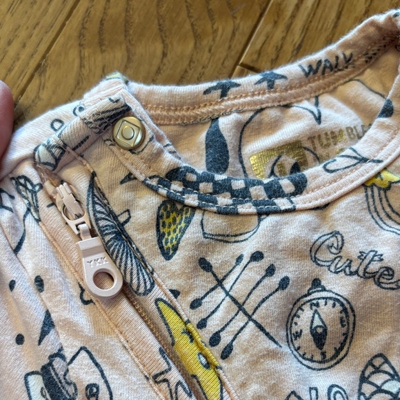 Doodle-Patterned Kids One Piece - Picture 6 of 6